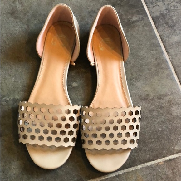 Sandals - Picture 2 of 4